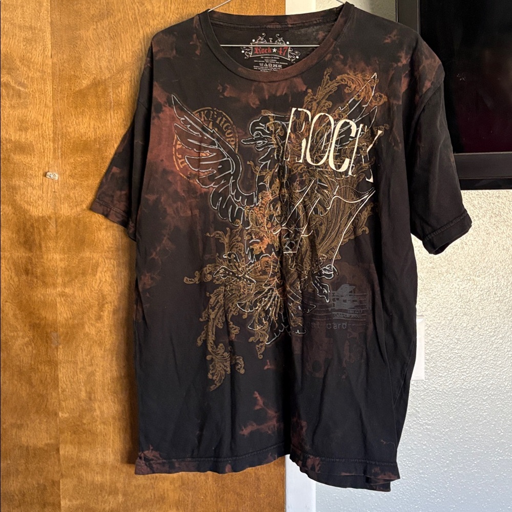 Men's Black and Orange Graphic Tee